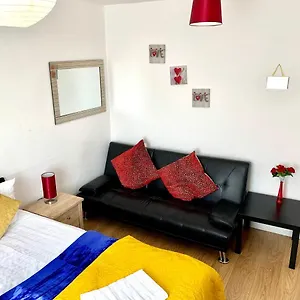 Apartment, Private Bathroom And Parking Apartment